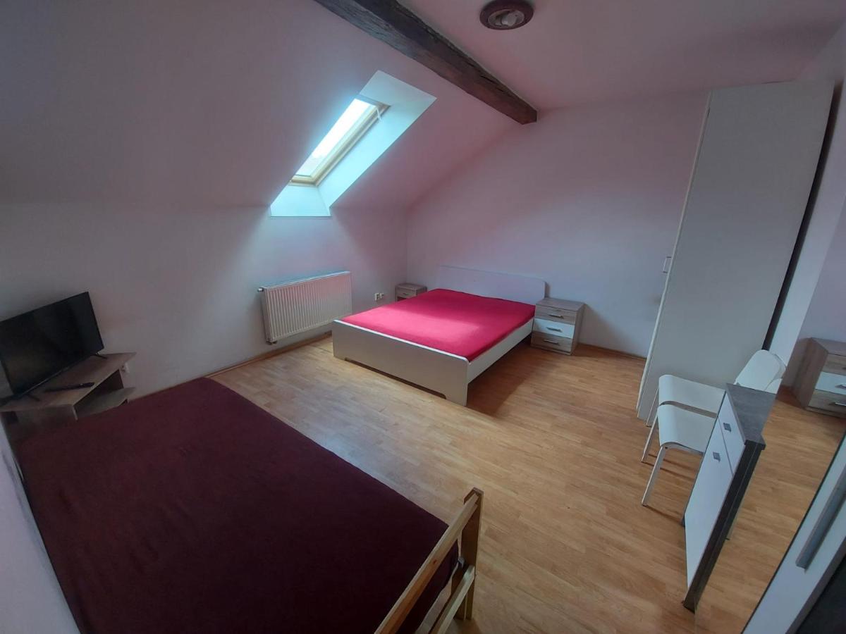 Apartments Zizkov A Prague Luaran gambar